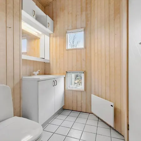 6803-allinge-asbakken-20